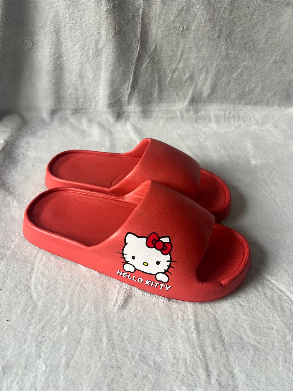 Red Hello Kitty Foam Slide Sandals sz 8-9 women’s.